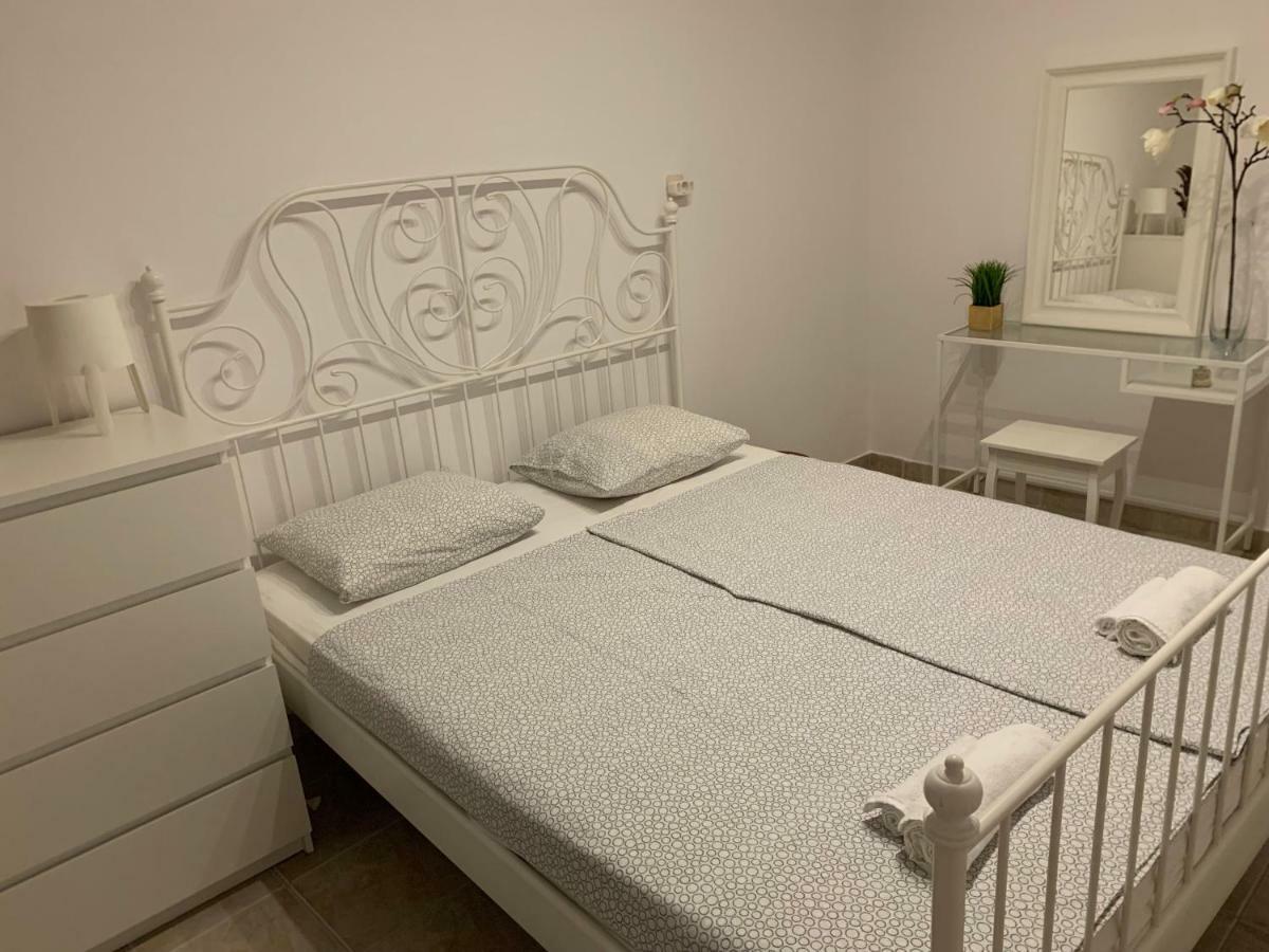 Apartments Lux Pag Pag Town Eksteriør bilde